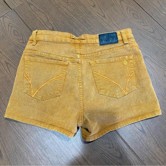 Volcom sz 7 “what the twill” high waited shorts. Mustard color,perfect condition - Picture 5 of 12